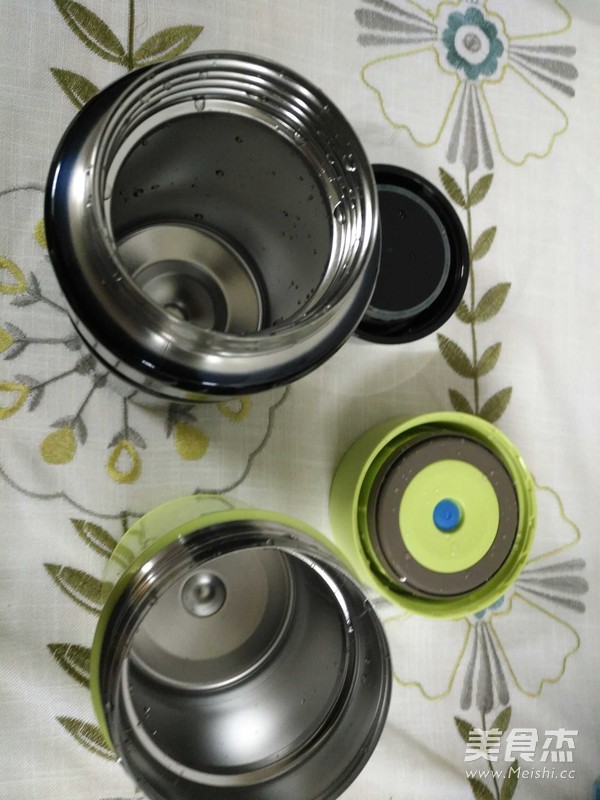 焖烧 红豆薏仁黑米粥