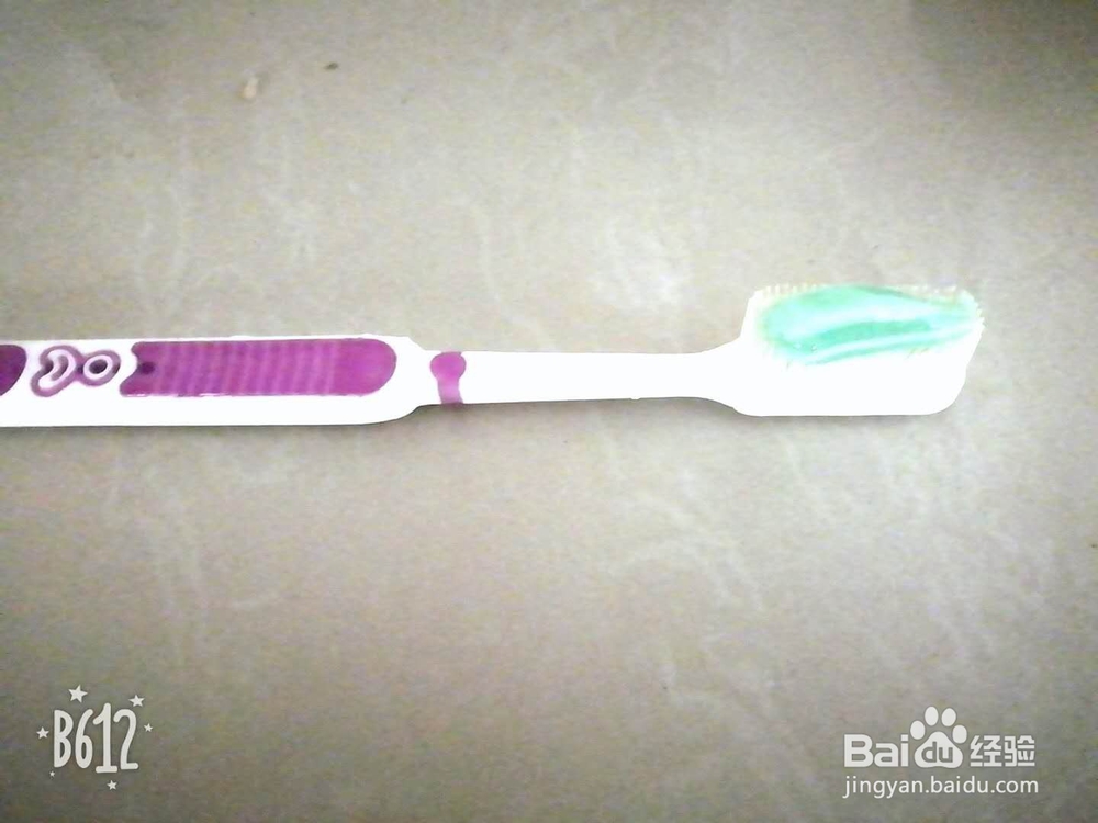 吃完东西牙齿黄怎么办教你一招,5分钟搞定。