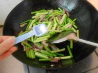 不错的蒜苔炒肉丝做法分享