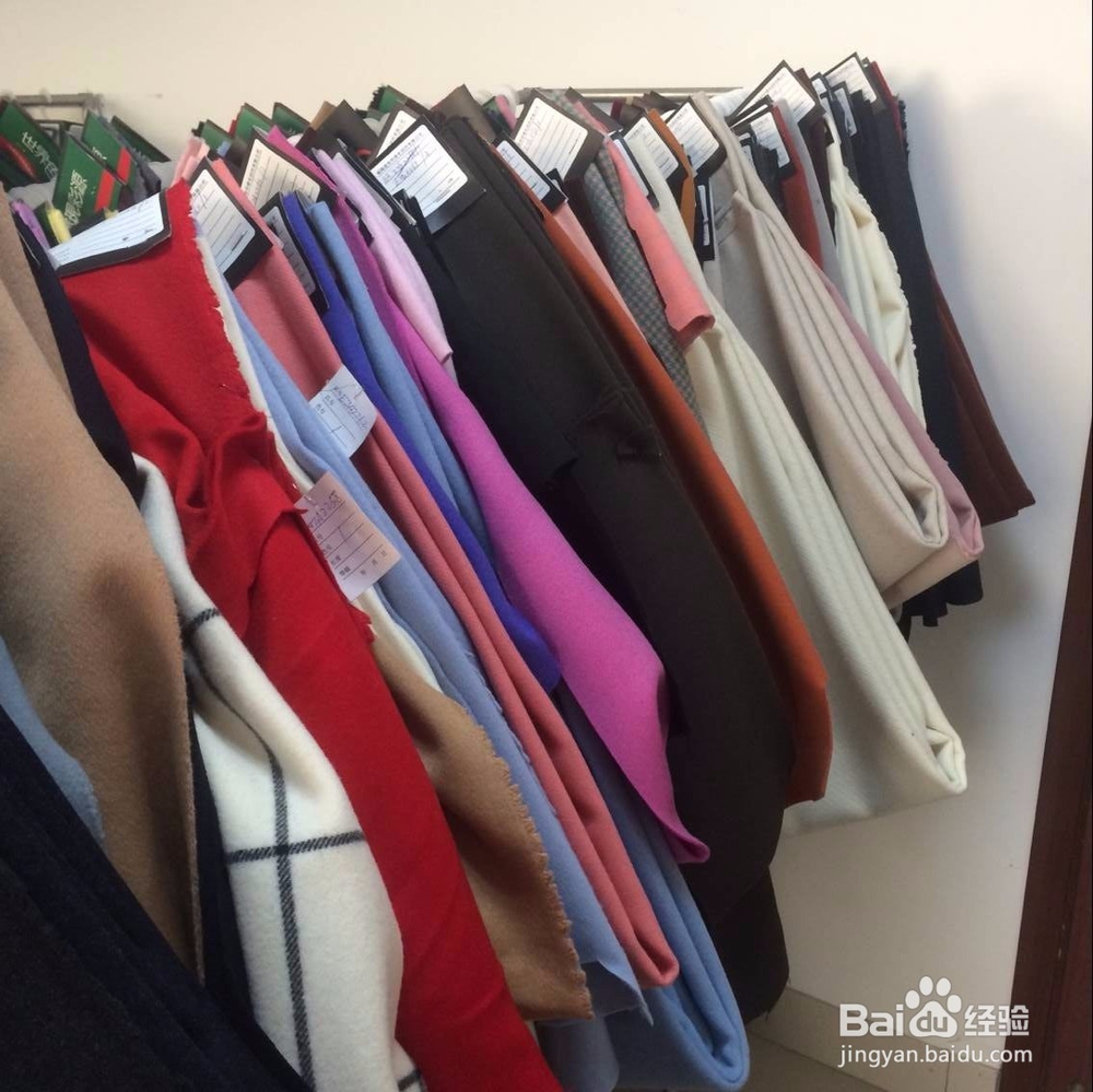 如何辨别纯羊毛大衣真伪