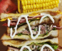 煎蛋火腿三明治