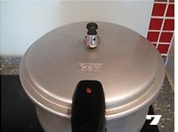 秋季必不可少的润燥养颜羹,秋梨银耳莲子羹