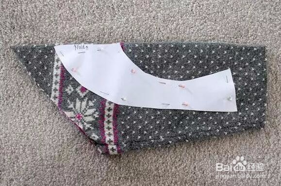 几个步骤就能让旧毛衣变为家居鞋