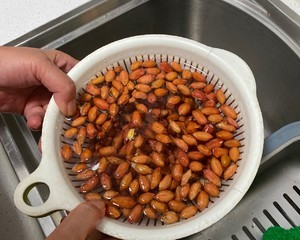 脆皮花生的做法