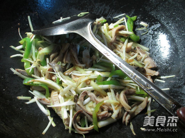尖椒韭菜芽炒猪肚