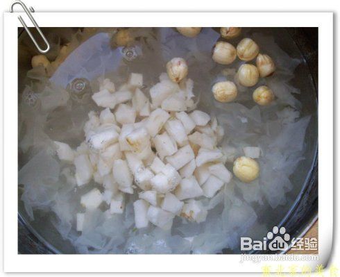 为春季上火量身打造的去火甜汤——荸荠银耳甜汤