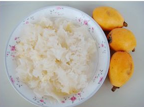 夏日靓汤——枇杷银耳汤