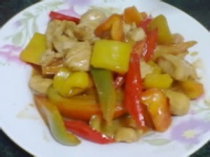 彩椒炒鸡丁美可囗又香辣