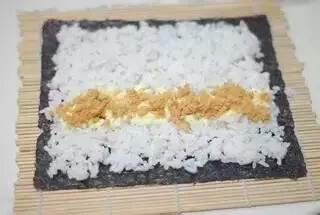 如何用米饭做寿司卷/