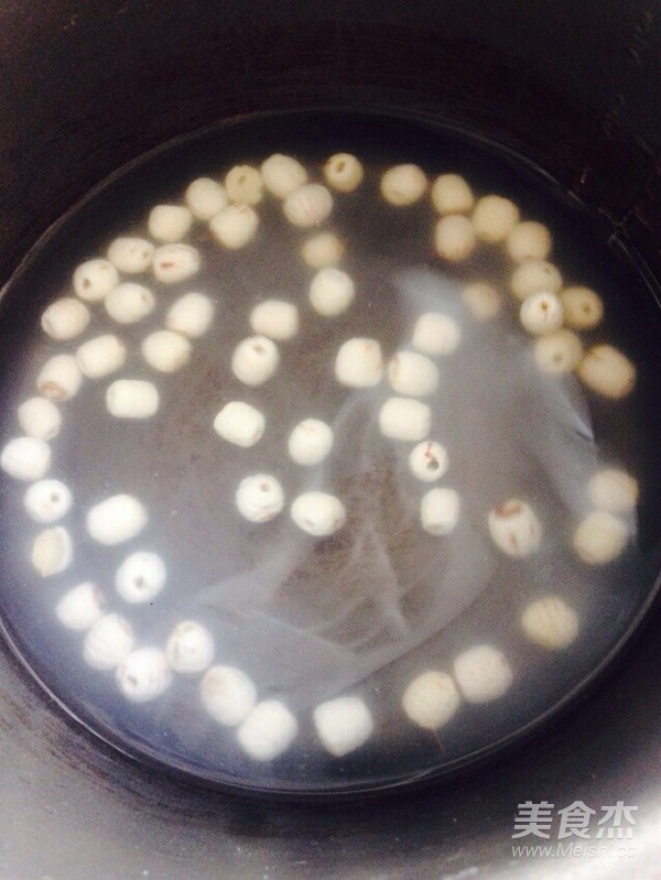 莲子冬瓜桂圆红枣枸杞汤