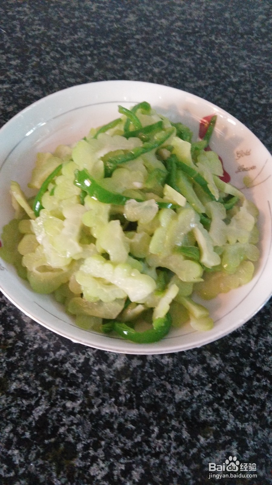 爆炒青椒苦瓜的做法