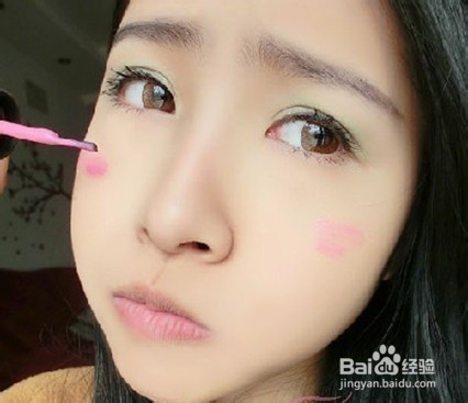 怎样打造赴约清爽淡妆？