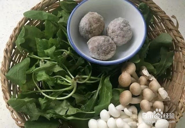 荠菜牛肉丸菌菇汤如何做
