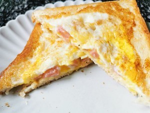火腿芝士煎蛋吐司