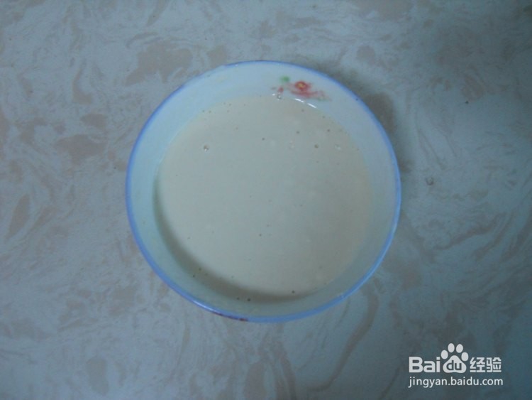 软炸新鲜的蘑菇