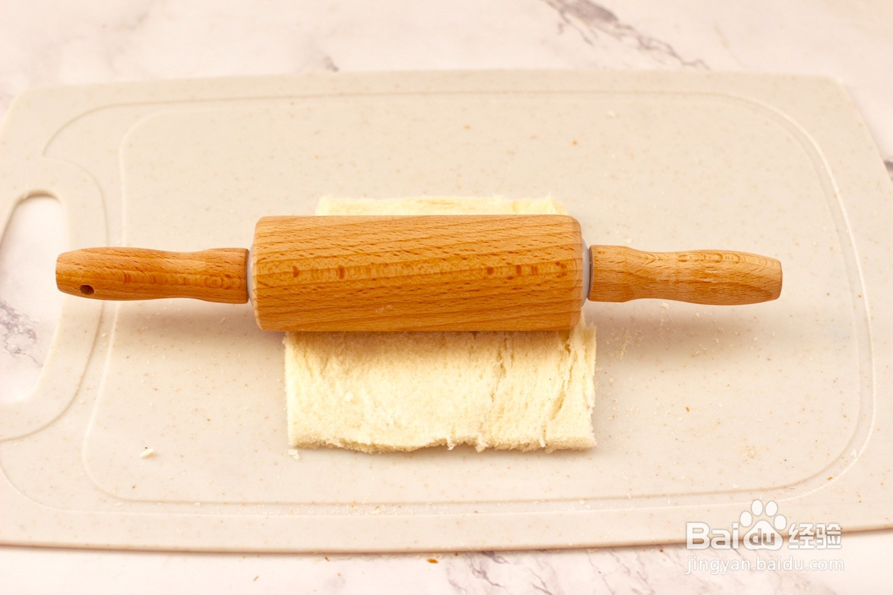 香蕉蓝莓吐司卷的做法