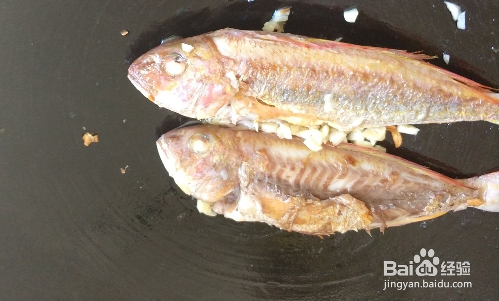 如何做香煎蒜香红杉鱼