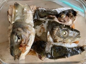 香喷喷哒沙姜豆腐炆鱼头的做法