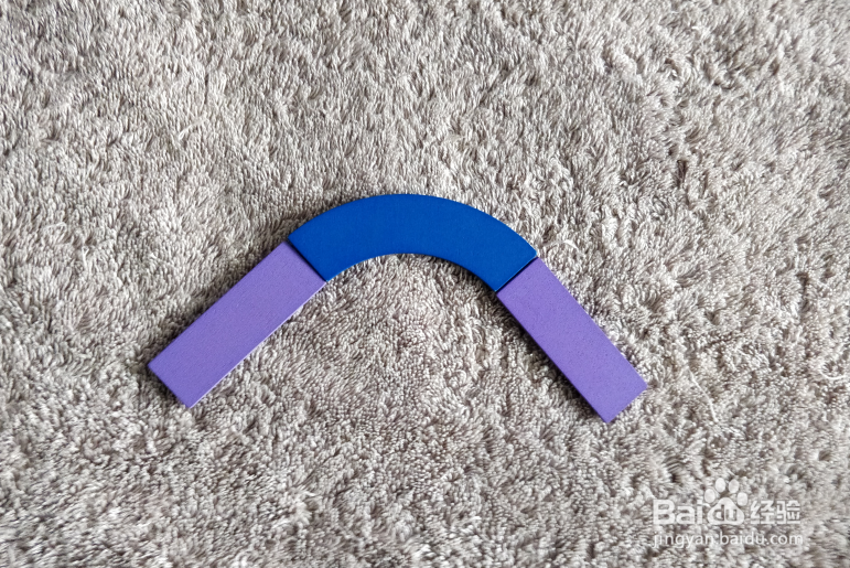 含四个圆形的跑步运动员用蒙氏积木怎样拼?