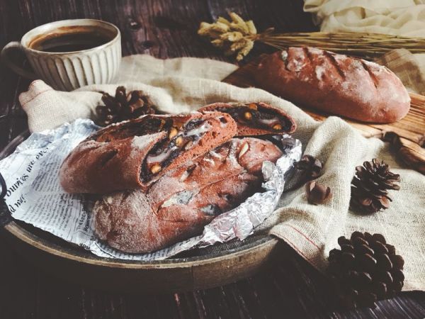 可可麻薯软欧 黑芝麻干果馅面包