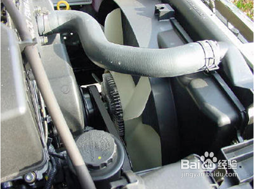 夏天汽车水箱“开锅”怎么办?