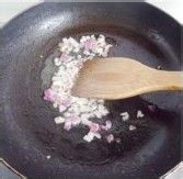 给剩米饭披上华丽的外衣—蛋包饭