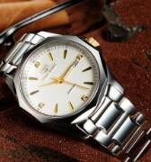 天王表如何调日期