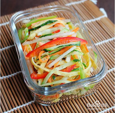 多彩梨汁蔬菜沙拉的做法