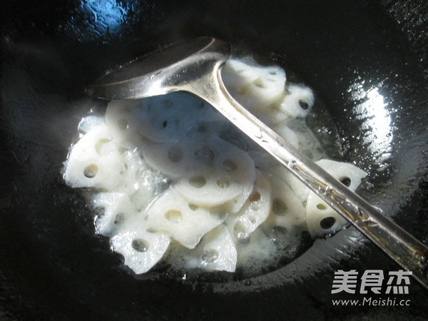 香干韭菜芽炒莲藕