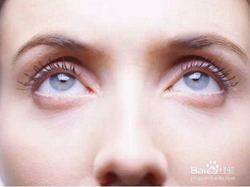 如何用运动和按摩方法康复眼皮下垂