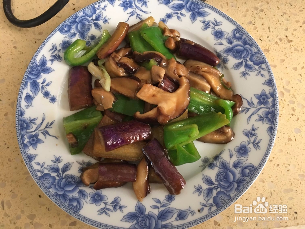 素菜圆椒香菇炒茄子
