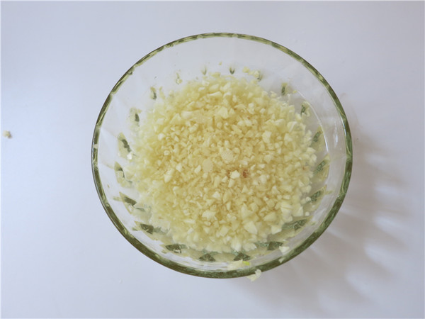 翘尾巴的金银蒜蓉开背虾