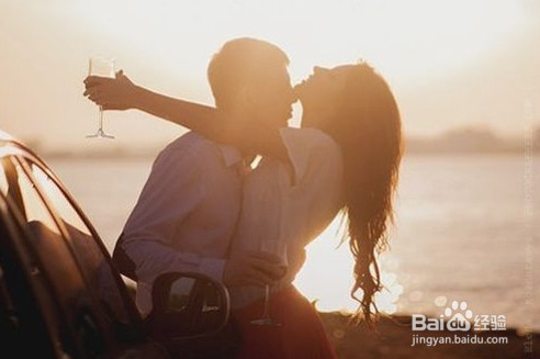 要知道男生追女生常用的4个套路