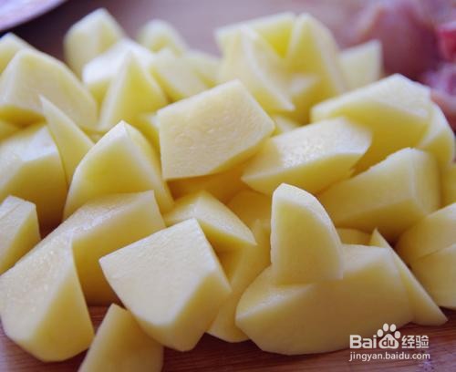 土豆炖排骨家常做法