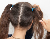 头顶尖怎么扎马尾好看