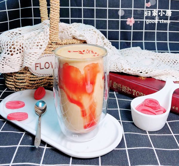 草莓巧克力拿铁