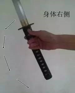 武士刀收刀动作图解