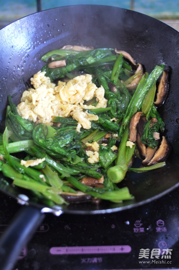 香菇炒油麦菜
