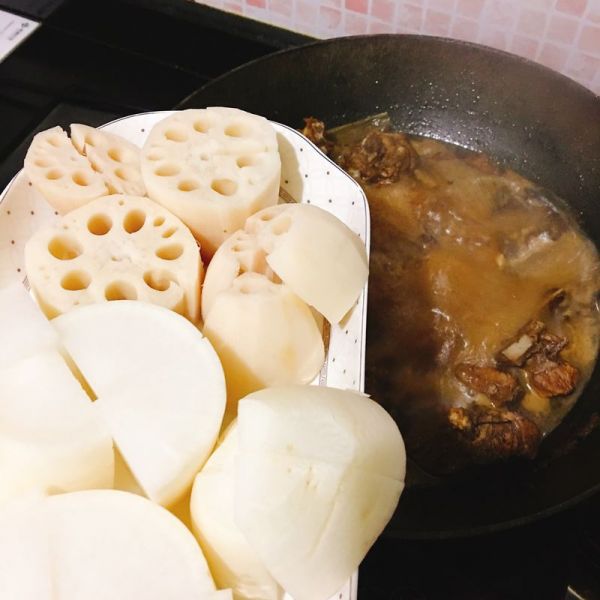 红烧排骨萝卜藕