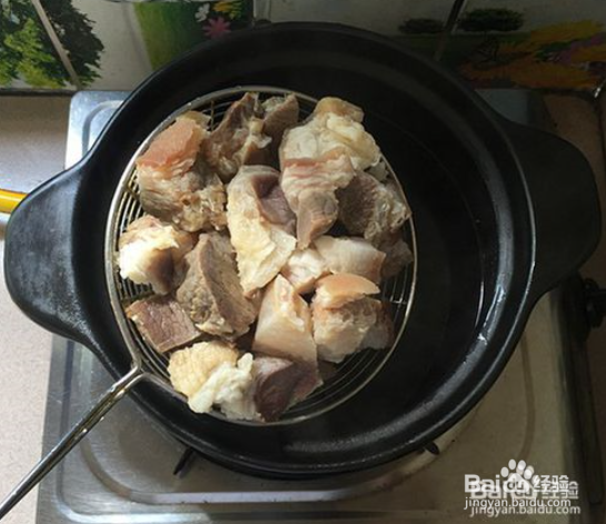 萝卜炖腊猪蹄肉