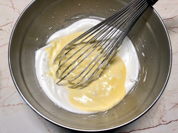 蜂蜜椰蓉舒芙蕾蛋糕