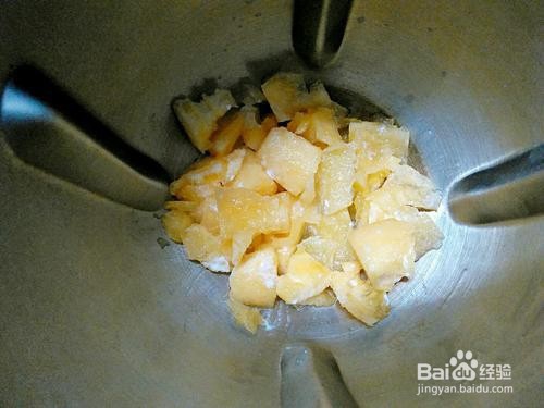 如何做出一杯美味的哈密瓜酸奶昔？