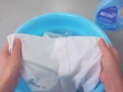 白颜色的衣服该怎么进行洗涤。