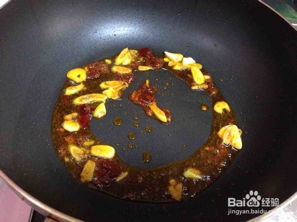 家常腊肉炒蒜苗