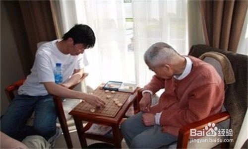与长辈聊天找不到话题怎么办