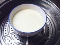 香滑牛奶炖鸡蛋羹