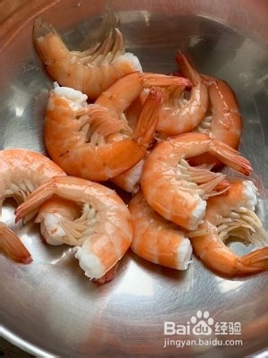 养生食补蒜蓉蚝油西兰花木耳和虾的做法