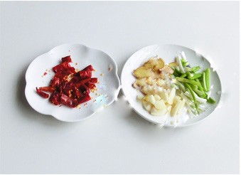 绝味特色小吃贴饽饽熬鱼