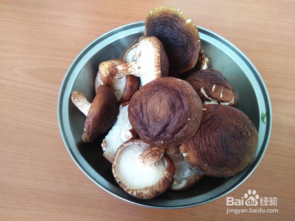 如何制作茴香香菇馅发面蒸饺