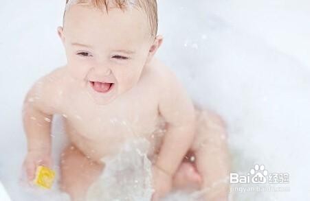怎样给小宝宝洗澡?